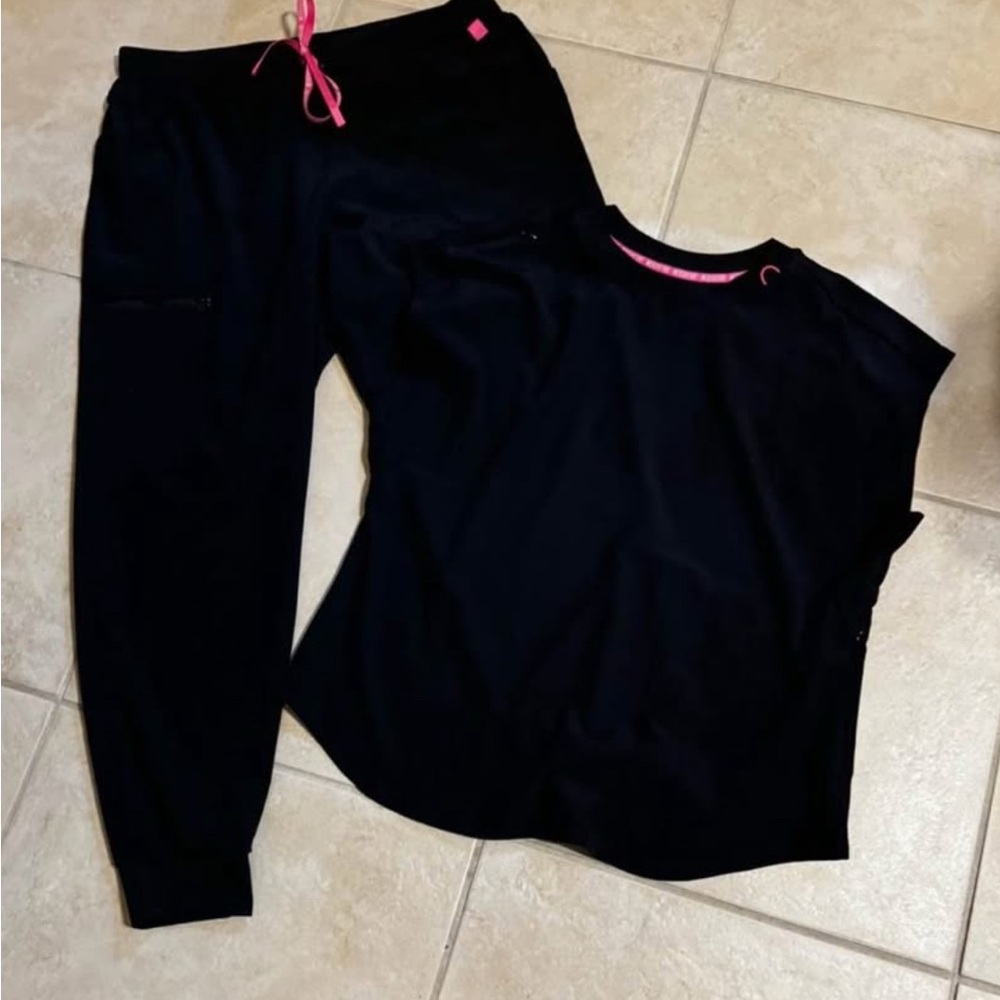 Med Couture Black and Pink Women's Set